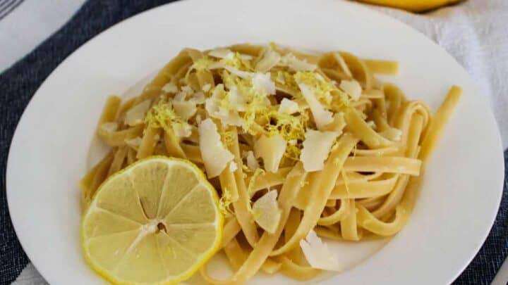 Instant pot lemon garlic butter linguine on a plate.