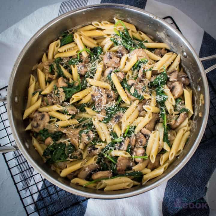 Spinach Mushroom Pasta - The Default Cook
